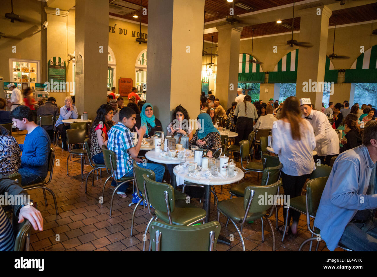 Cafe Du Monde, New Orleans LA - Karyl's Kulinary Krusade