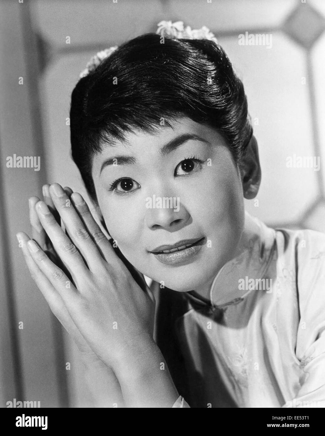 Miyoshi Umeki, Publicity Portrait, on-set of the Film, "Flower Drum Song", 1961 Stock Photo