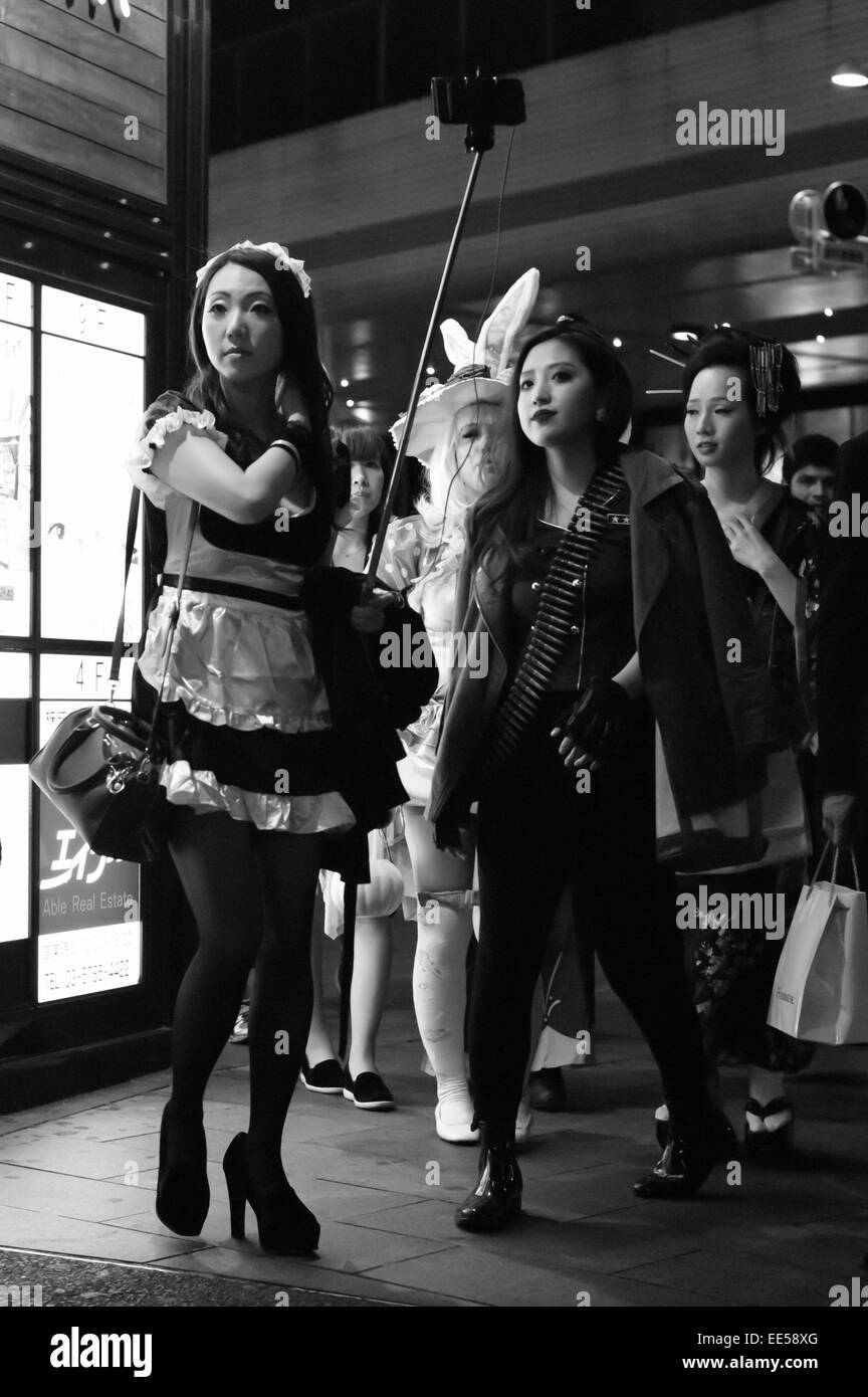Girls' night out: Holoween at Roppongi Crossing, Tokyo Stock Photo