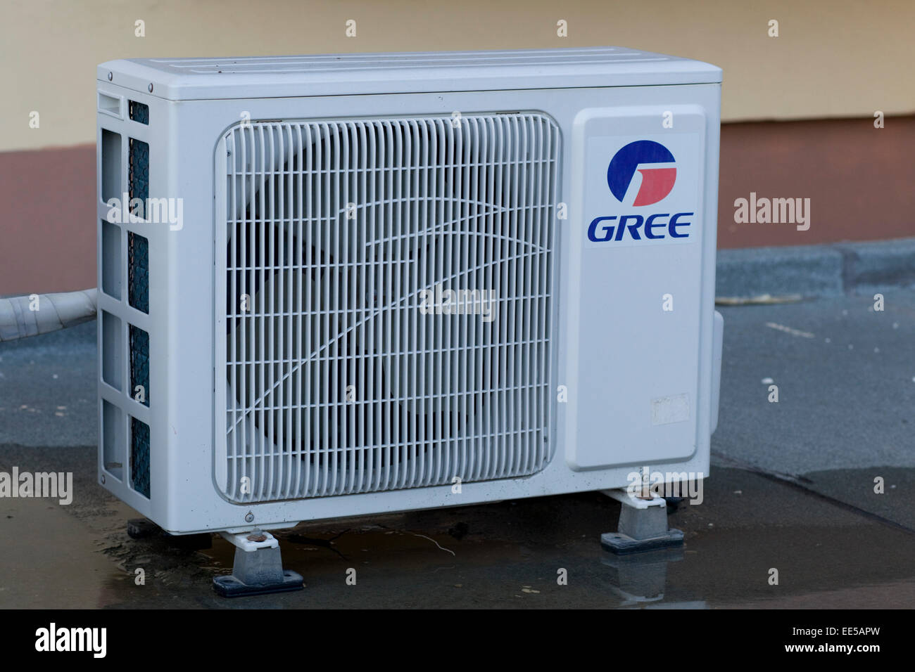 Gree Residential Air conditioner Stock Photo - Alamy