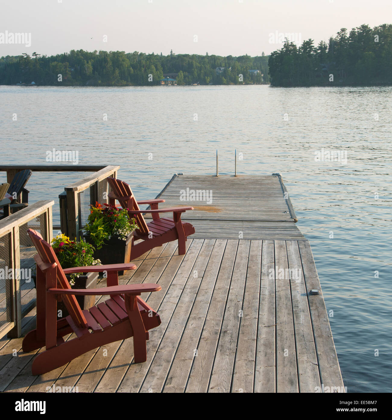 Empty deck chair on dock hi-res stock photography and images - Alamy