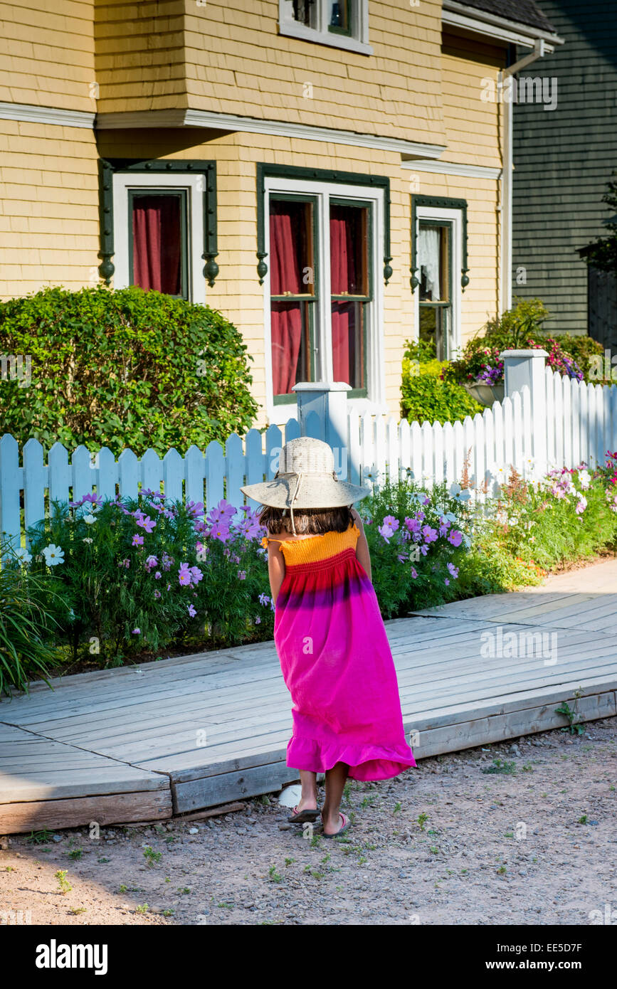 Anne of green gables hat hi-res stock photography and images - Alamy