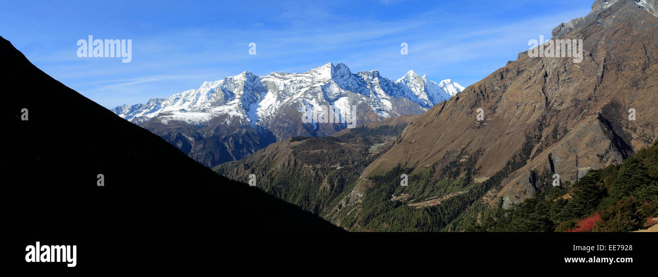 Snow capped himalayas hi-res stock photography and images - Page 30 - Alamy