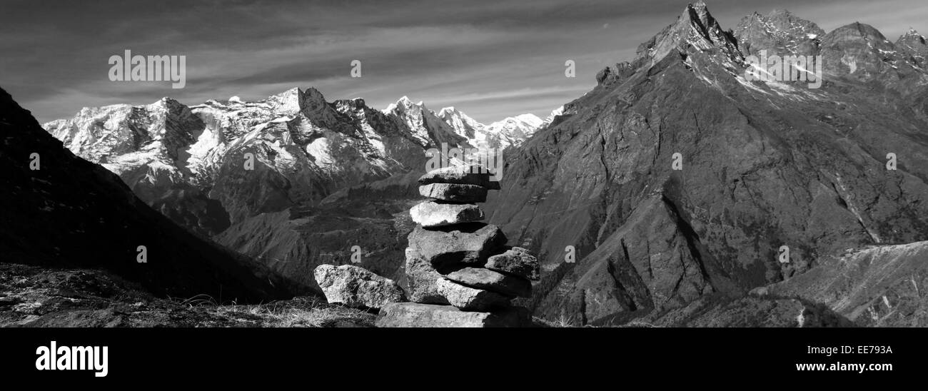 Prayer Stones and Buddhist Stupa on Tengboche Ri Hill, Tengboche village, Everest Base Camp trek, UNESCO World Heritage Site Stock Photo