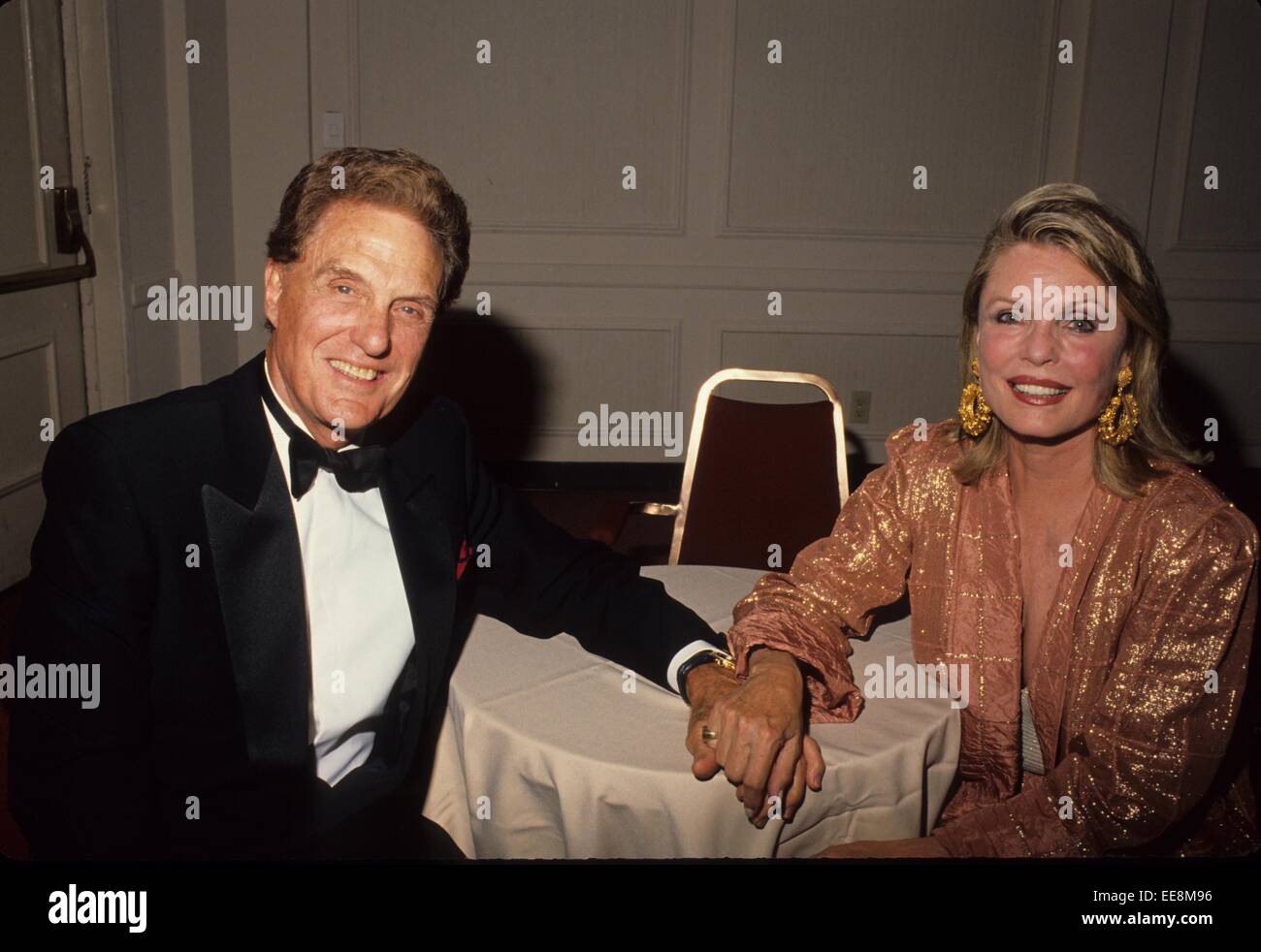 ROBERT STACK with wife Rosemarie Stack. © Bob V. Noble/Globe Photos/ZUMA Wire/Alamy Live News Stock Photo