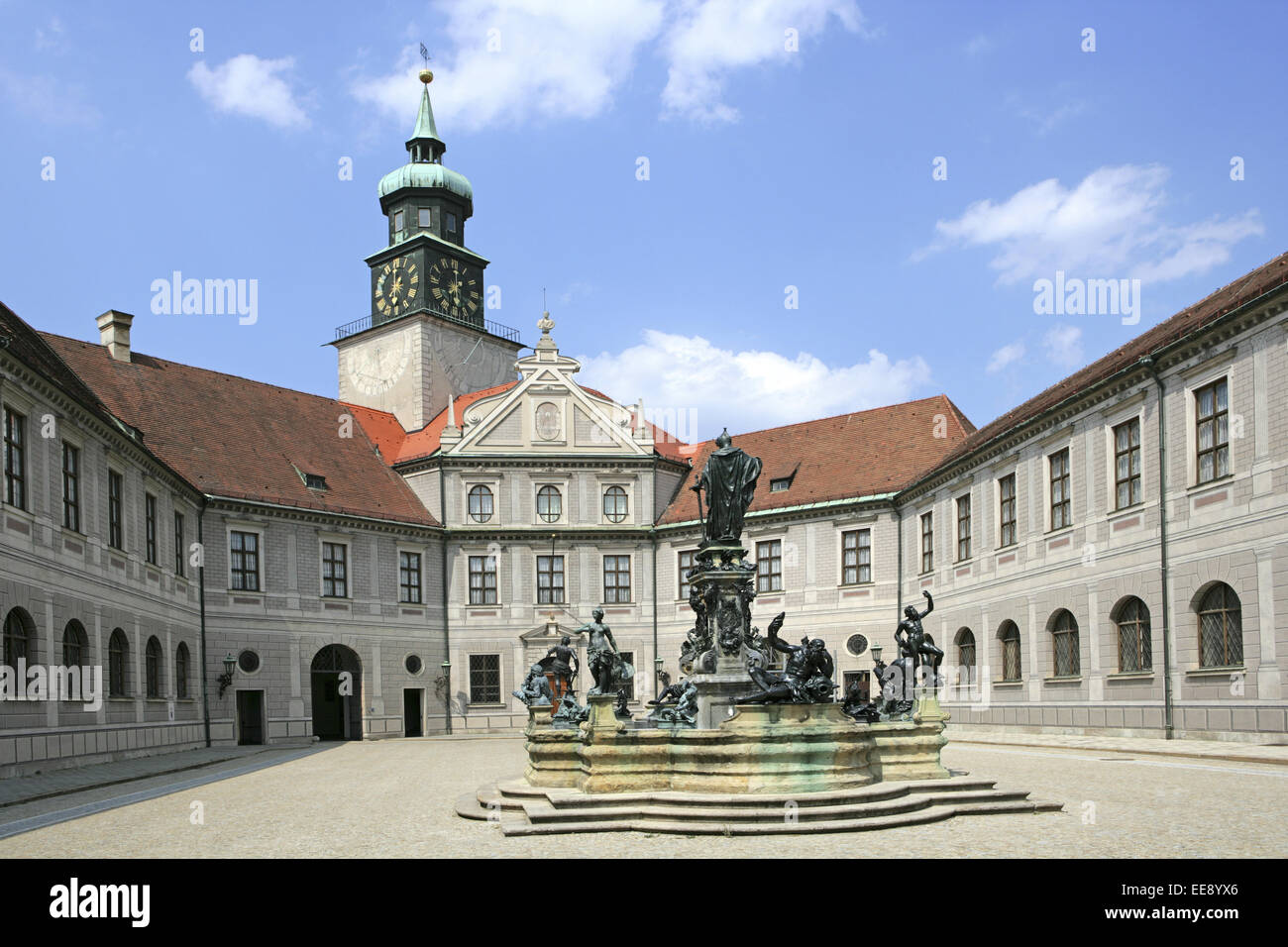 Deutschland, Sueddeutschland, Bayern, Oberbayern, Muenchen, Landeshauptstadt, Stadtansicht, Sehenswuerdigkeit, Sehenswuerdigkeit Stock Photo