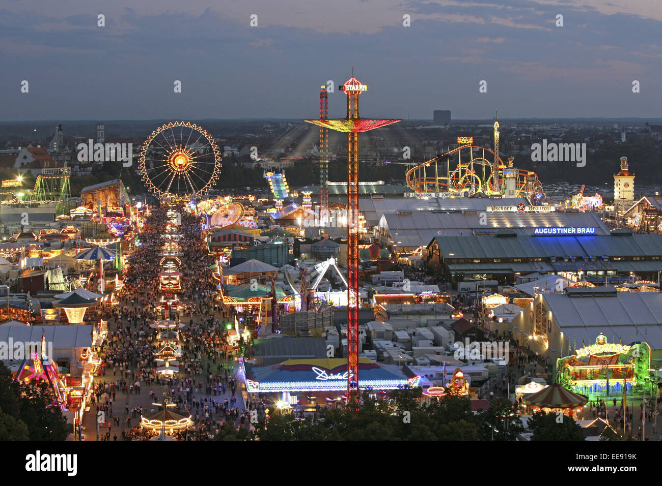 Abenddaemmerung, Abendstimmung, Bayern, Blick, Daemmerung, Deutschland, Muenchen, München, Oberbayern, Oktoberfest, Reise, Reise Stock Photo
