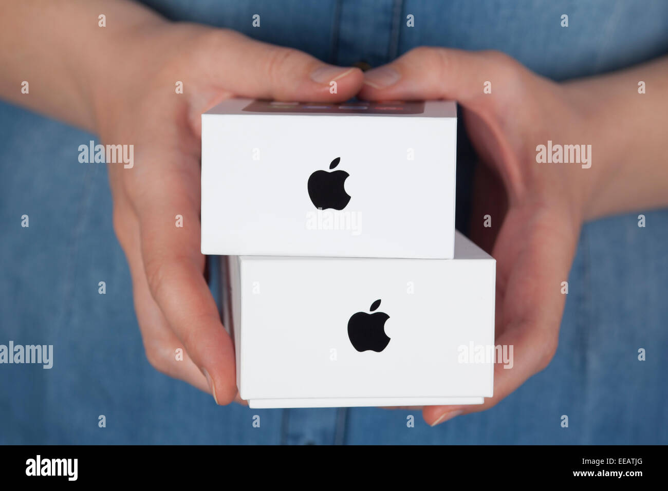 Iphone 5s Box High Resolution Stock Photography And Images Alamy