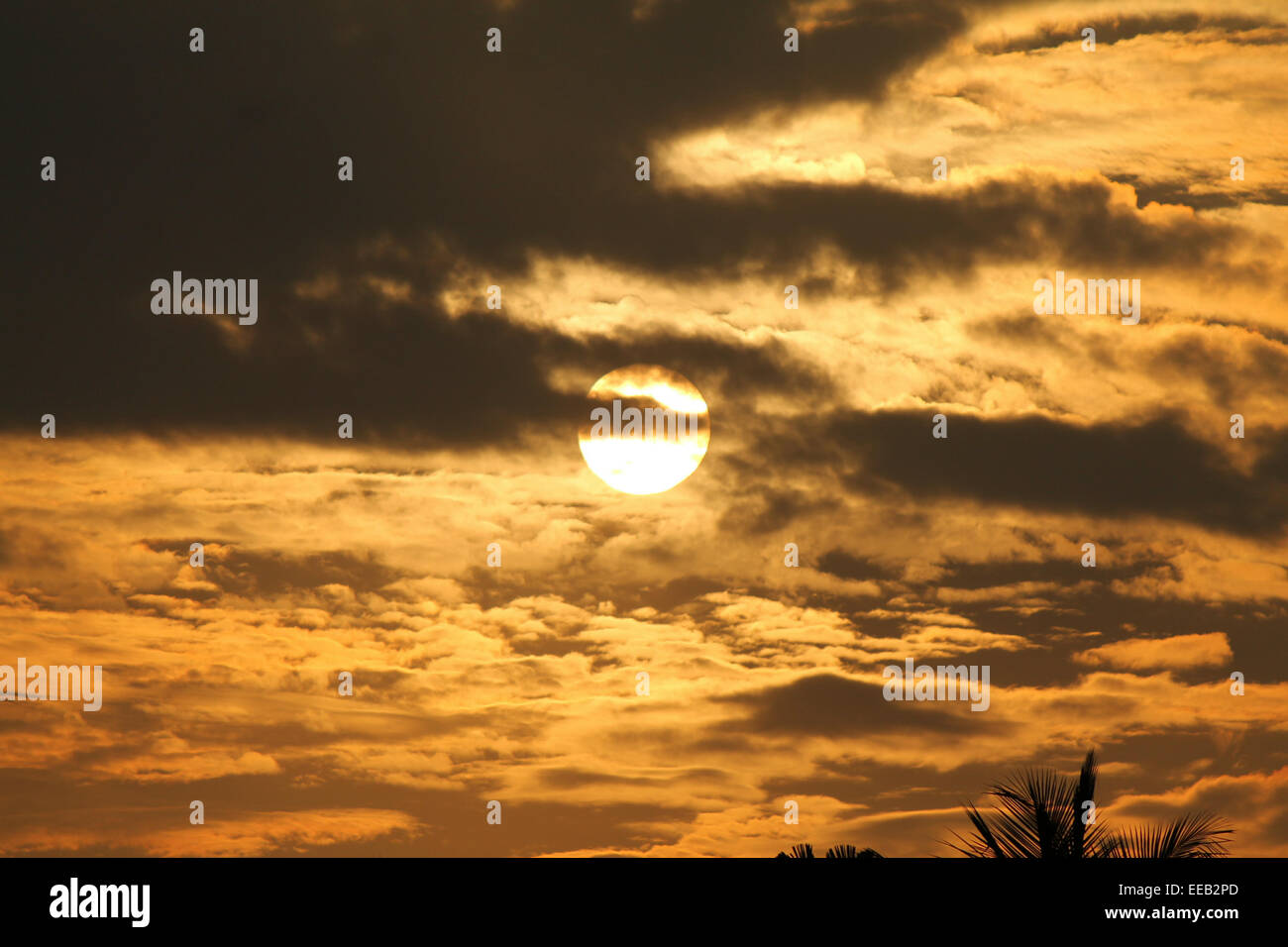 Beautiful sunset with clouds hi-res stock photography and images - Alamy