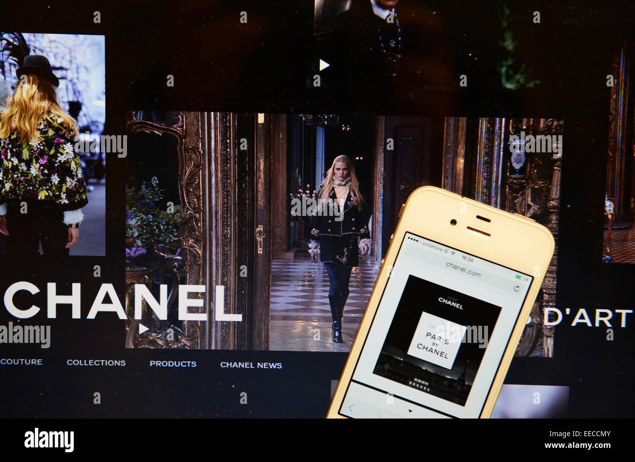 Chanel website iphone hi-res stock photography and images - Alamy