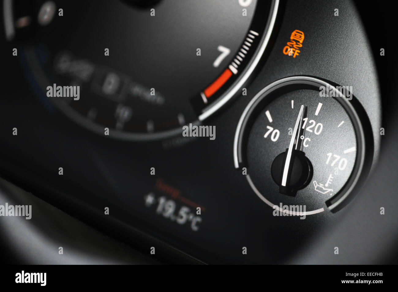 Coolant temperature gauge on a car's dashboard Stock Photo Alamy