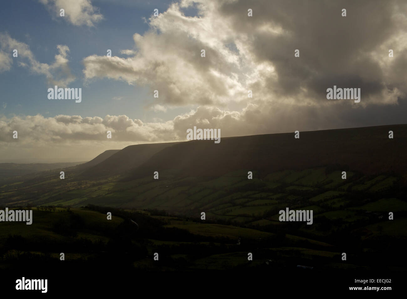 Cat's Back ridge in the Black Mountains, Brecon Beacons, Wales/England ...