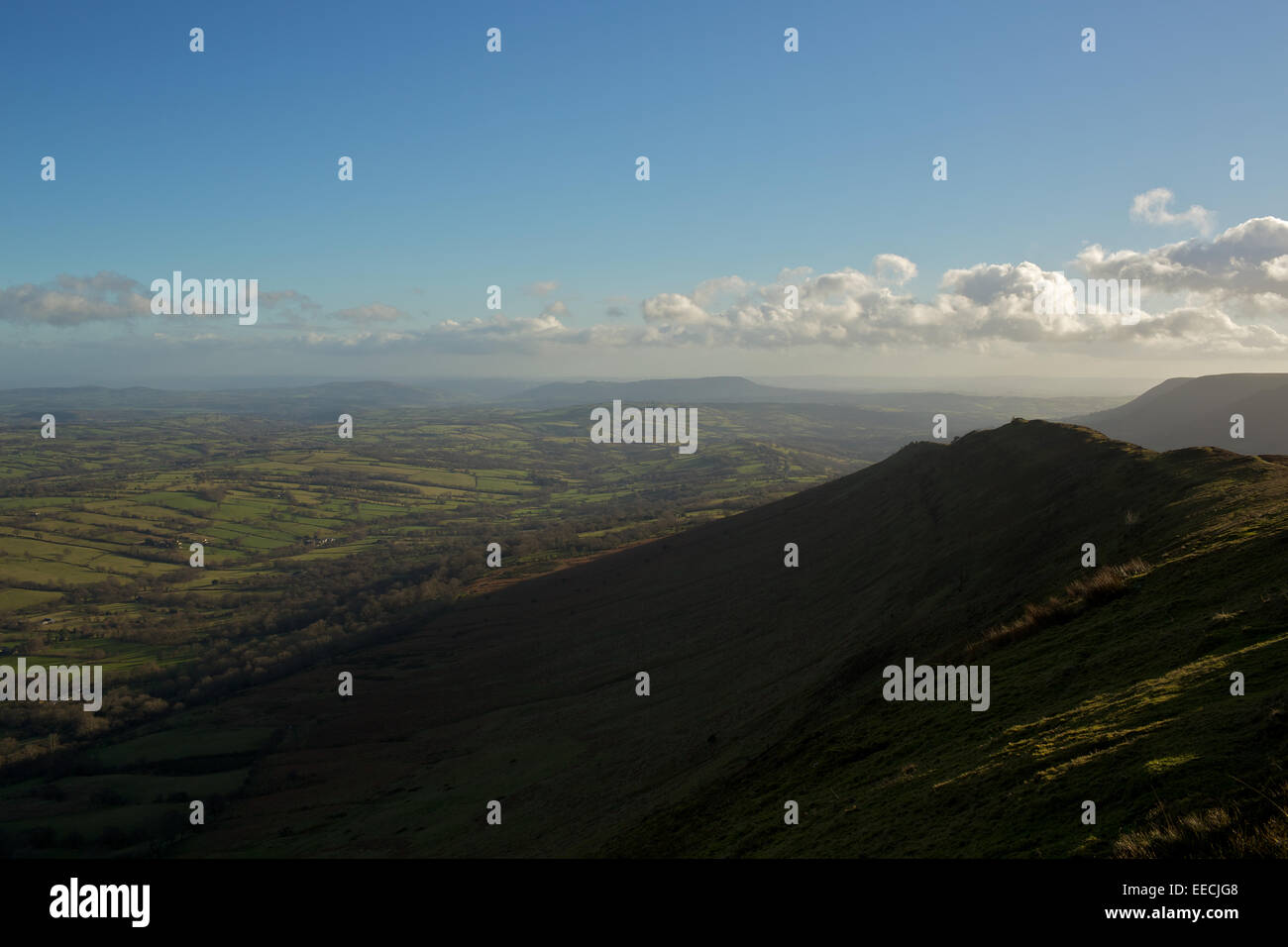 Cat's Back ridge in the Black Mountains, Brecon Beacons, Wales/England ...