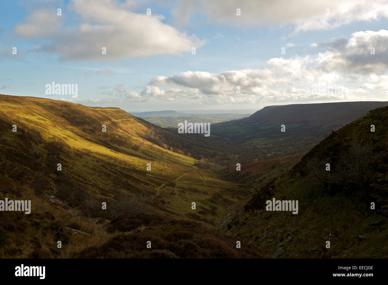 Cat's Back ridge in the Black Mountains, Brecon Beacons, Wales/England ...