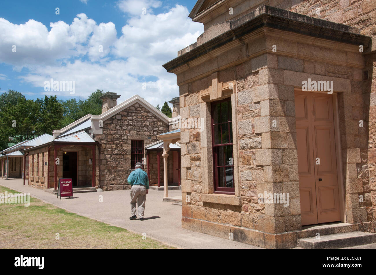 Colonial-era courthouse and other public buildings in Beechworth, NE Victoria, Australia Stock Photo
