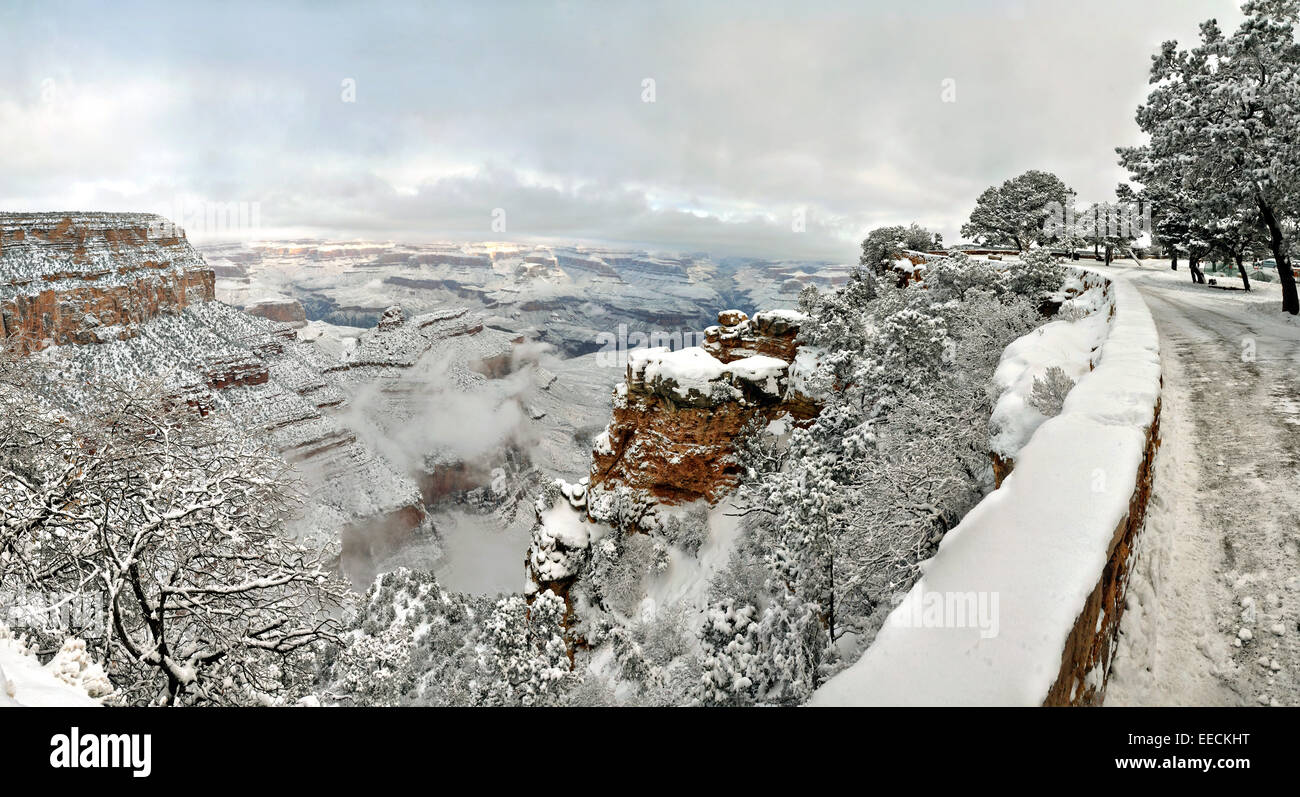 View from El Tovar Hotel of snow coating the South Rim of Grand Canyon ...