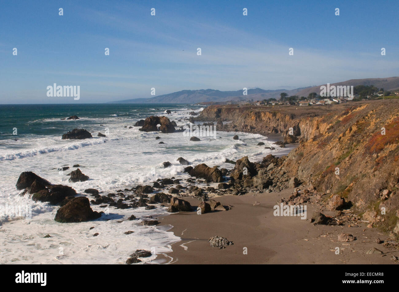 Rock cliffs & beaches with ocean waves Sonoma Coast National Park rock ...