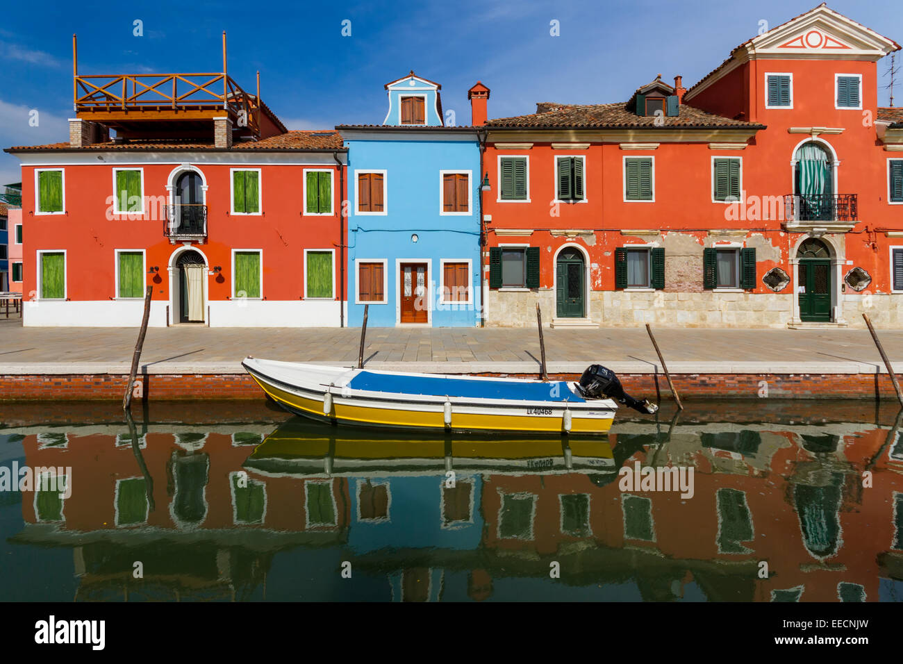 Venice boat canal speed hi-res stock photography and images - Alamy