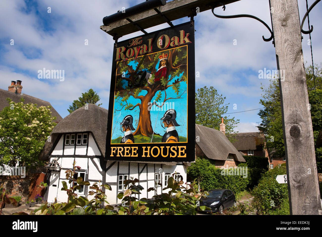 UK, England, Wiltshire, Vale of Pewsey, Wooton Rivers, Royal Oak Pub sign Stock Photo