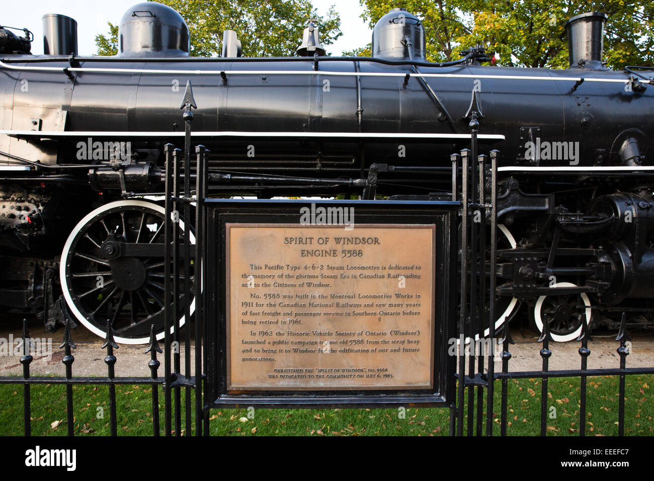 the-spirit-of-windsor-a-pacific-type-4-6-2-steam-locomotive-windsor