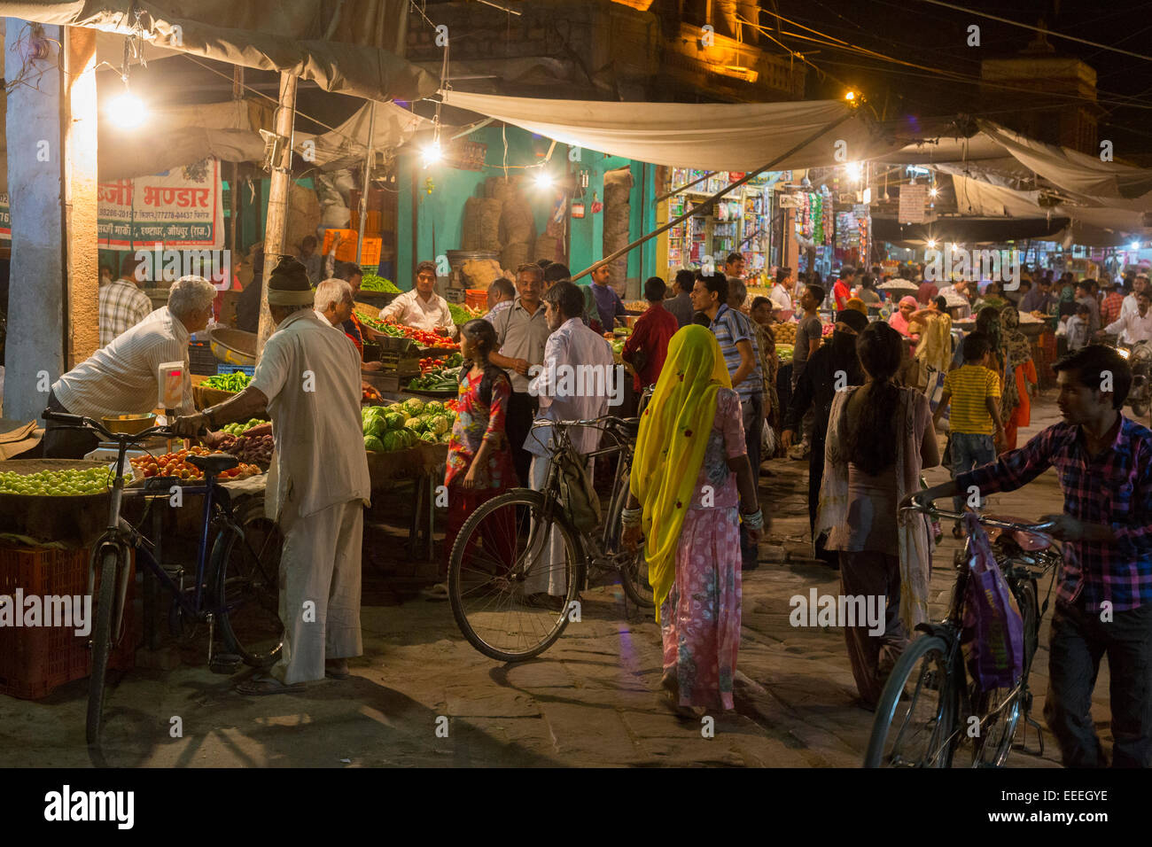 India, Rajasthan, Jodhpur, vegetable stalls in Sardar Market Stock Photo