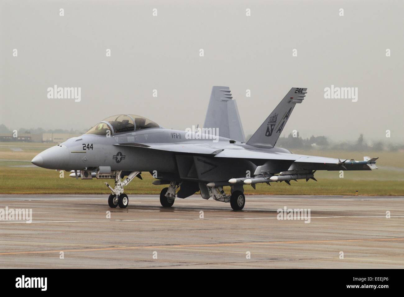 Us navy fighter airplane hi-res stock photography and images - Alamy