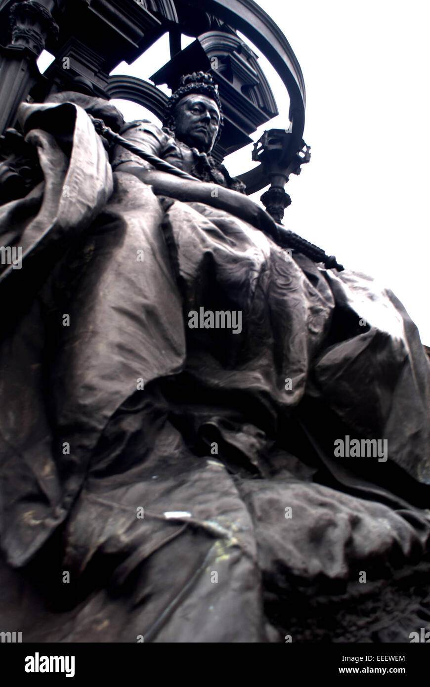 Queen Victoria memorial statue, St Nicholas Square, Newcastle Upon Tyne Stock Photo Alamy
