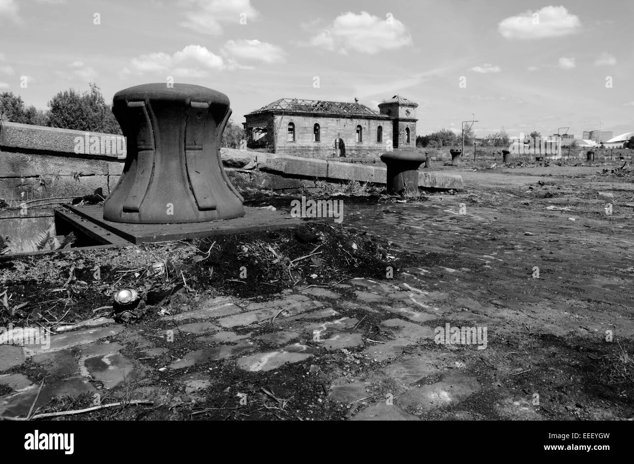Capstan at Govan Graving Docks in Glasgow, Scotland Stock Photo Alamy