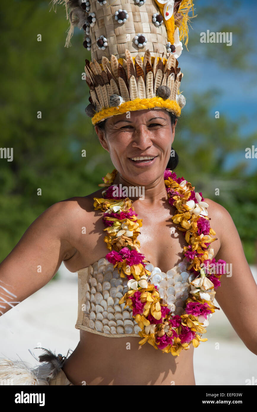 French Polynesia, Austral Islands, Raivavae. Polynesian welcome dance