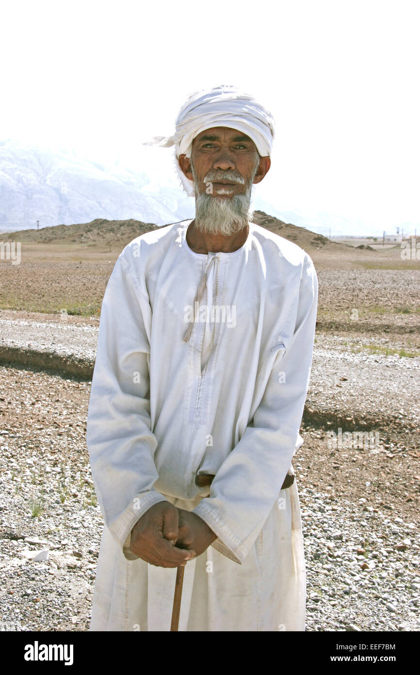 Sultanat Oman Reisen Mann Portrait Einheimischer Kleidung Traditionell Kopfbedeckung Turban Arabische Halbinsel Naher Osten Sult Stock Photo