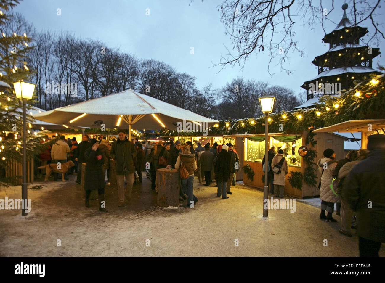 Deutschland Muenchen München aussen beleuchtet Bayern Adventszeit