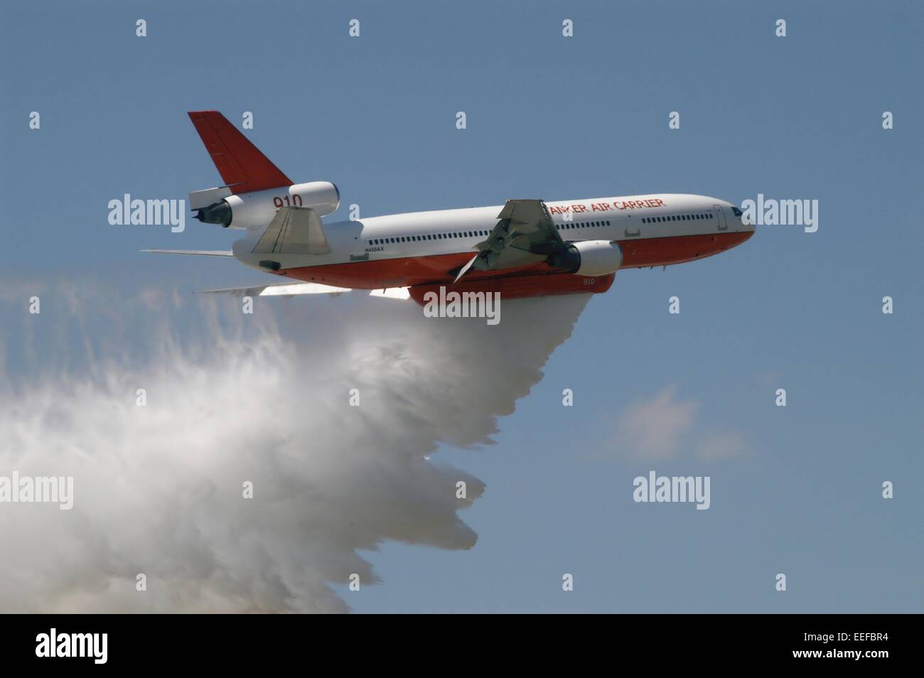 antifire water bomber DC 10 Air Tanker Stock Photo