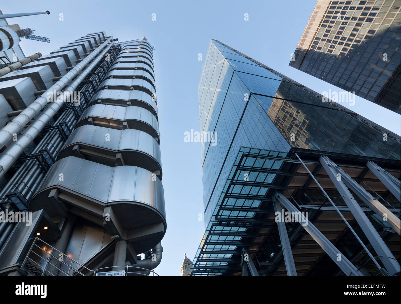 The Leadenhall Building, 122 Leadenhall Street (right) next to the LLoyds Building, London. Designed by Richard Rogers Stock Photo