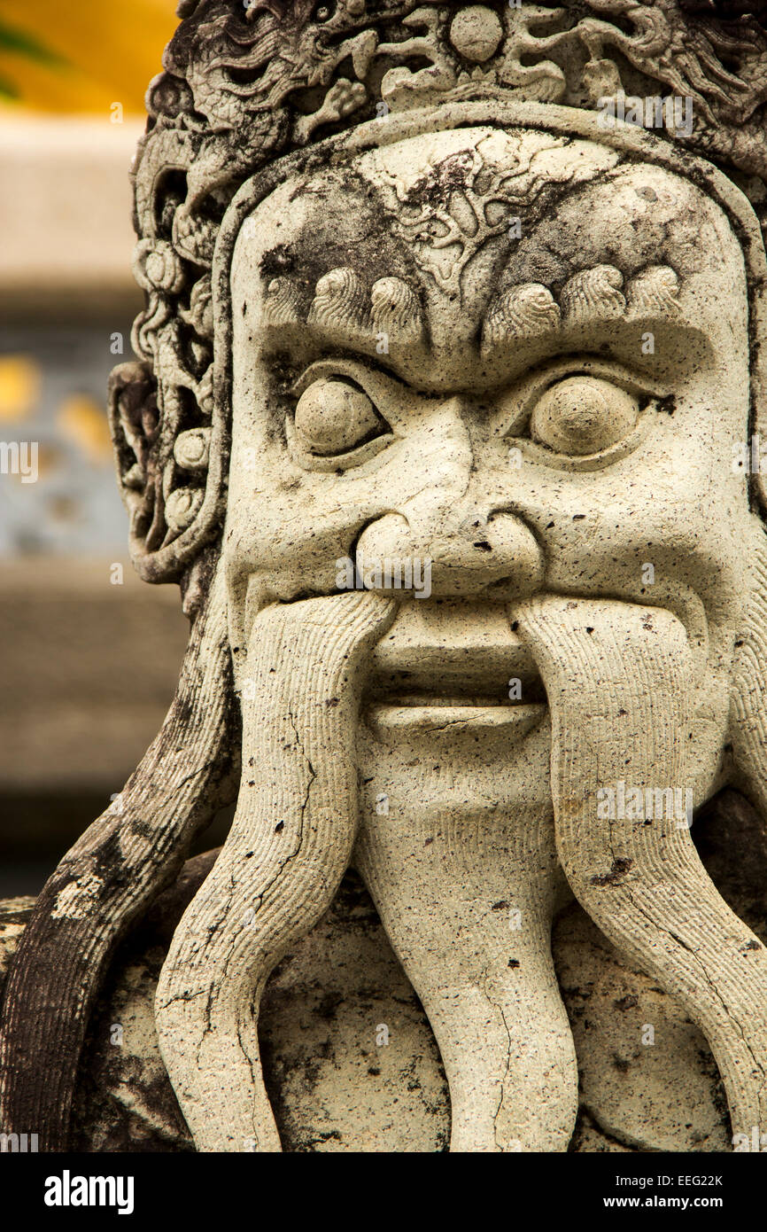 Bangkok temple carving hi-res stock photography and images - Alamy