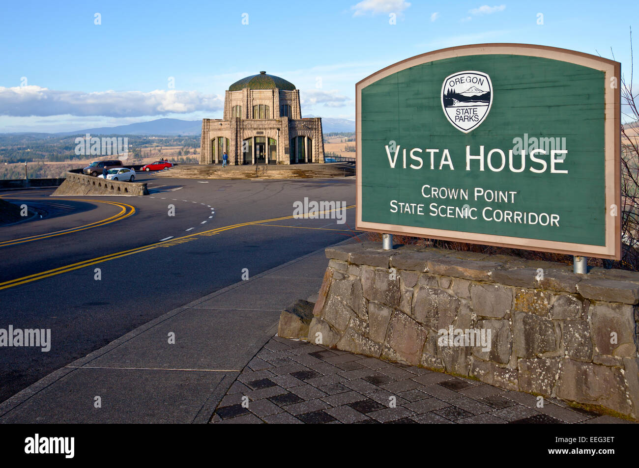 Vista House and signpost Oregon state parks. Stock Photo