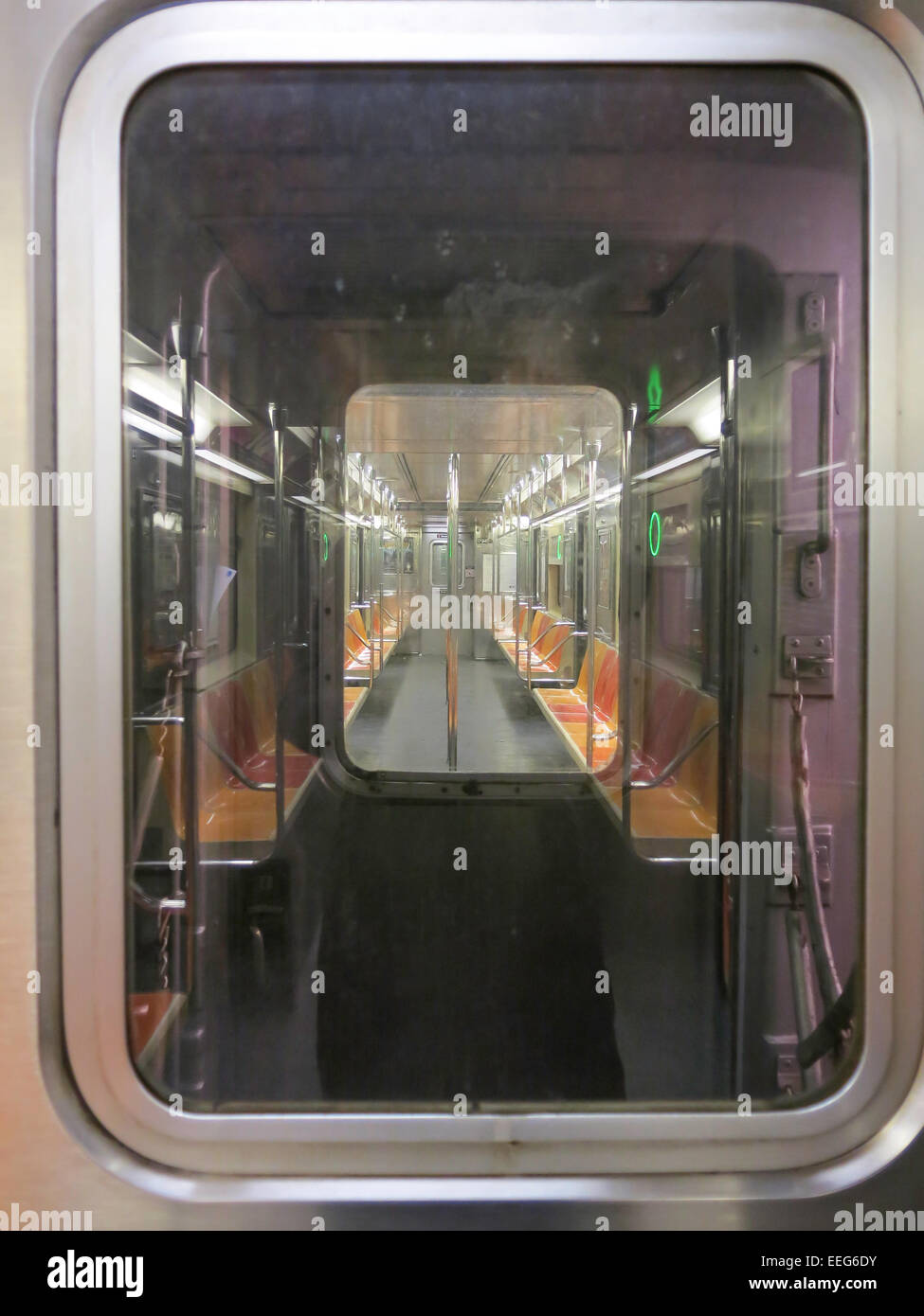 Empty subway car new york hi-res stock photography and images - Alamy