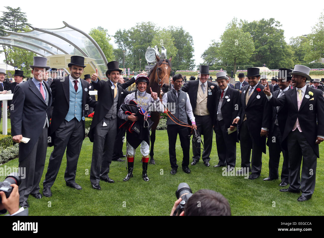 Royal Ascot, Frankie Dettori and Baitha Alga with connection after winning the Norfolk Stakes Stock Photo