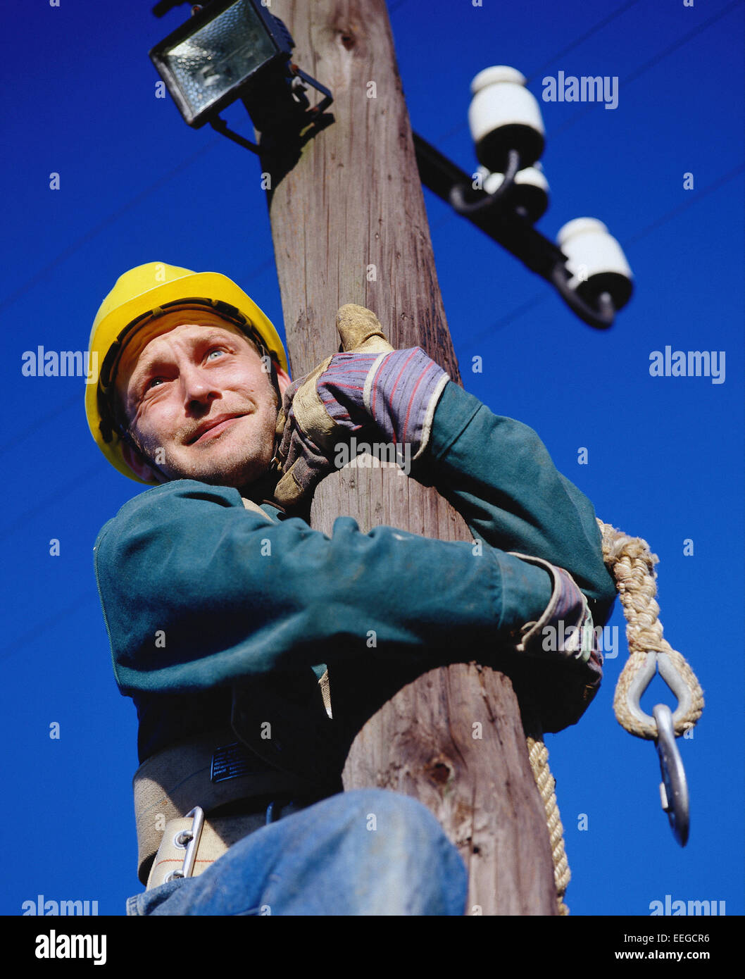 Hamburg, Deustchland, workers at the power pole Stock Photo