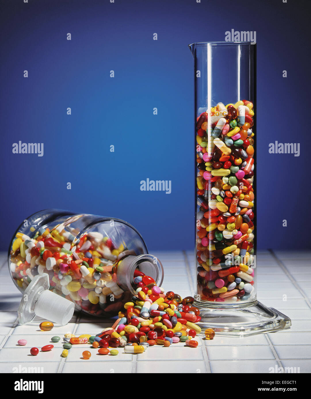 Western medicine still life treatment pills hi-res stock photography ...