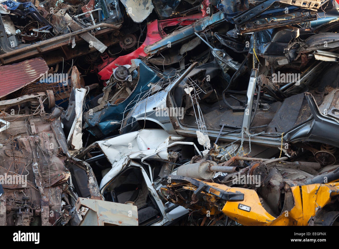 Recycling damaged cars hi-res stock photography and images - Alamy
