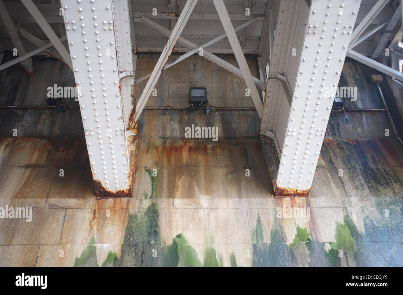 Blackfriars bridge: rusting ironwork Stock Photo