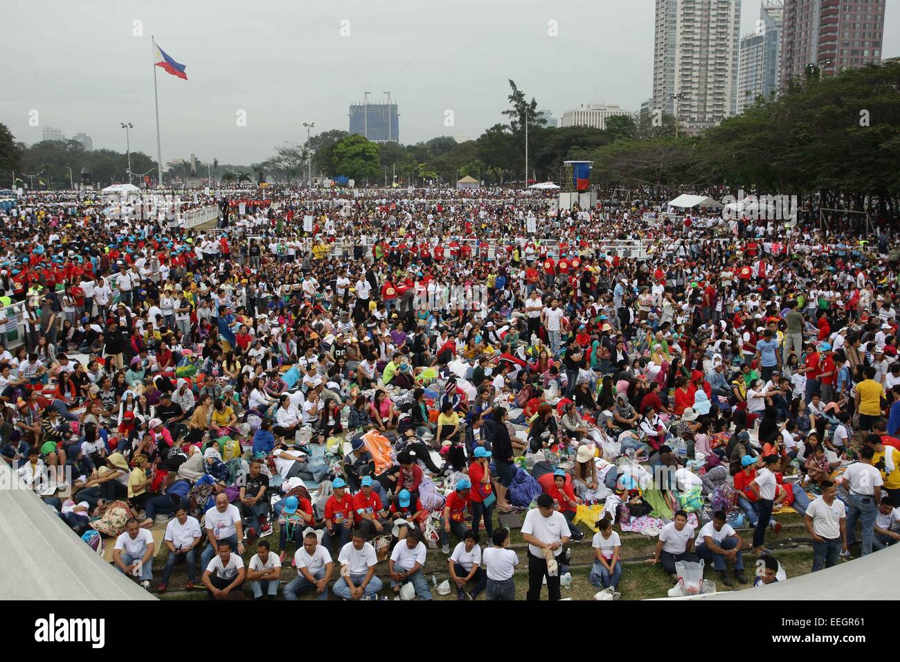 Manila, Philippines. 18th Jan, 2018. A general view of the crowd in Quirino Grandstand, Rizal Park attending Pope Francis' closing mass on January 18, 2015. The mass was attended by an estimate of 6-7 million people. Credit:  Mark Fredesjed Cristino/Alamy Live News Stock Photo