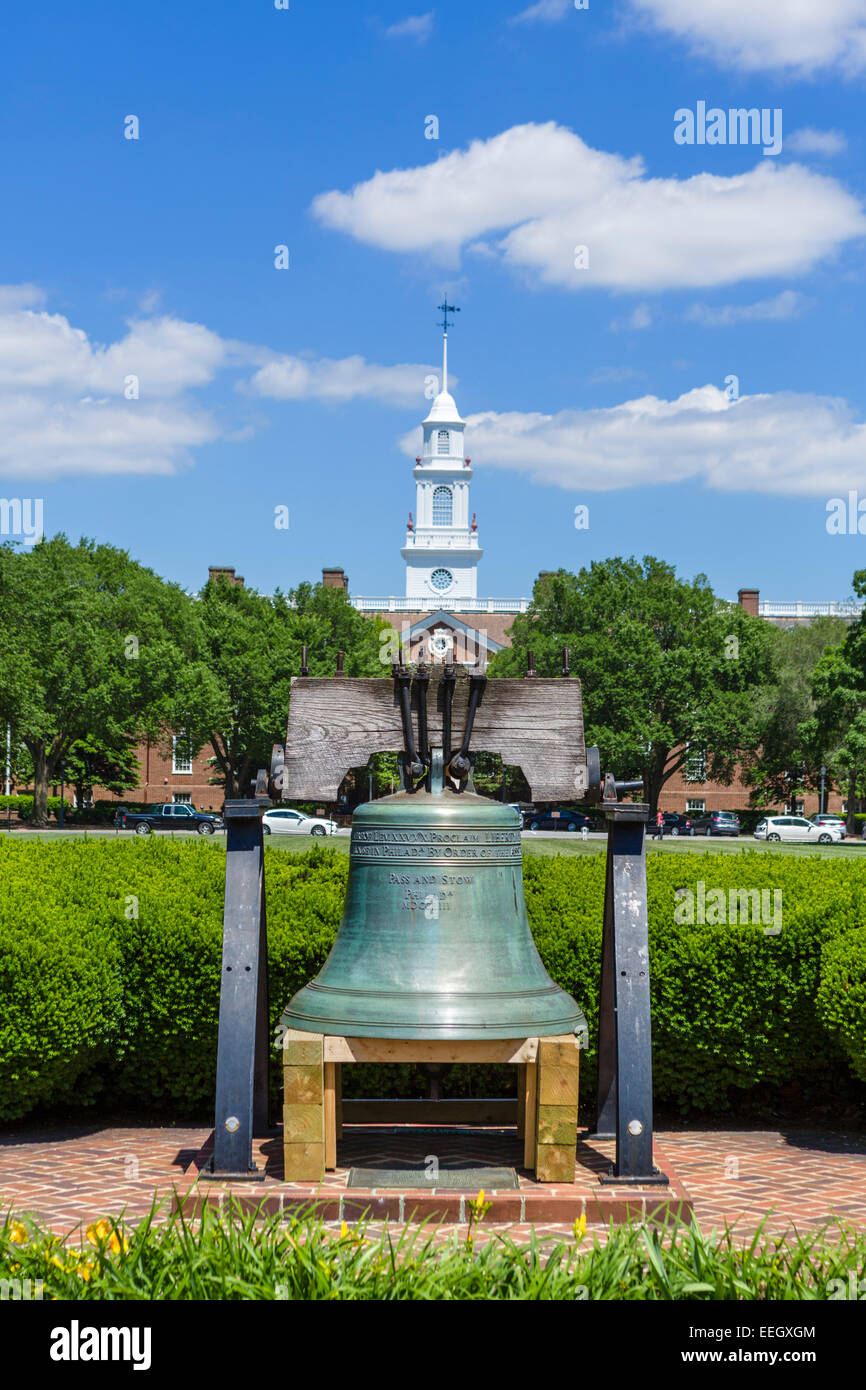 Replica of the Liberty Bell with the Delaware Legislative Hall (State Capitol) behind, Dover, Delaware, USA Stock Photo
