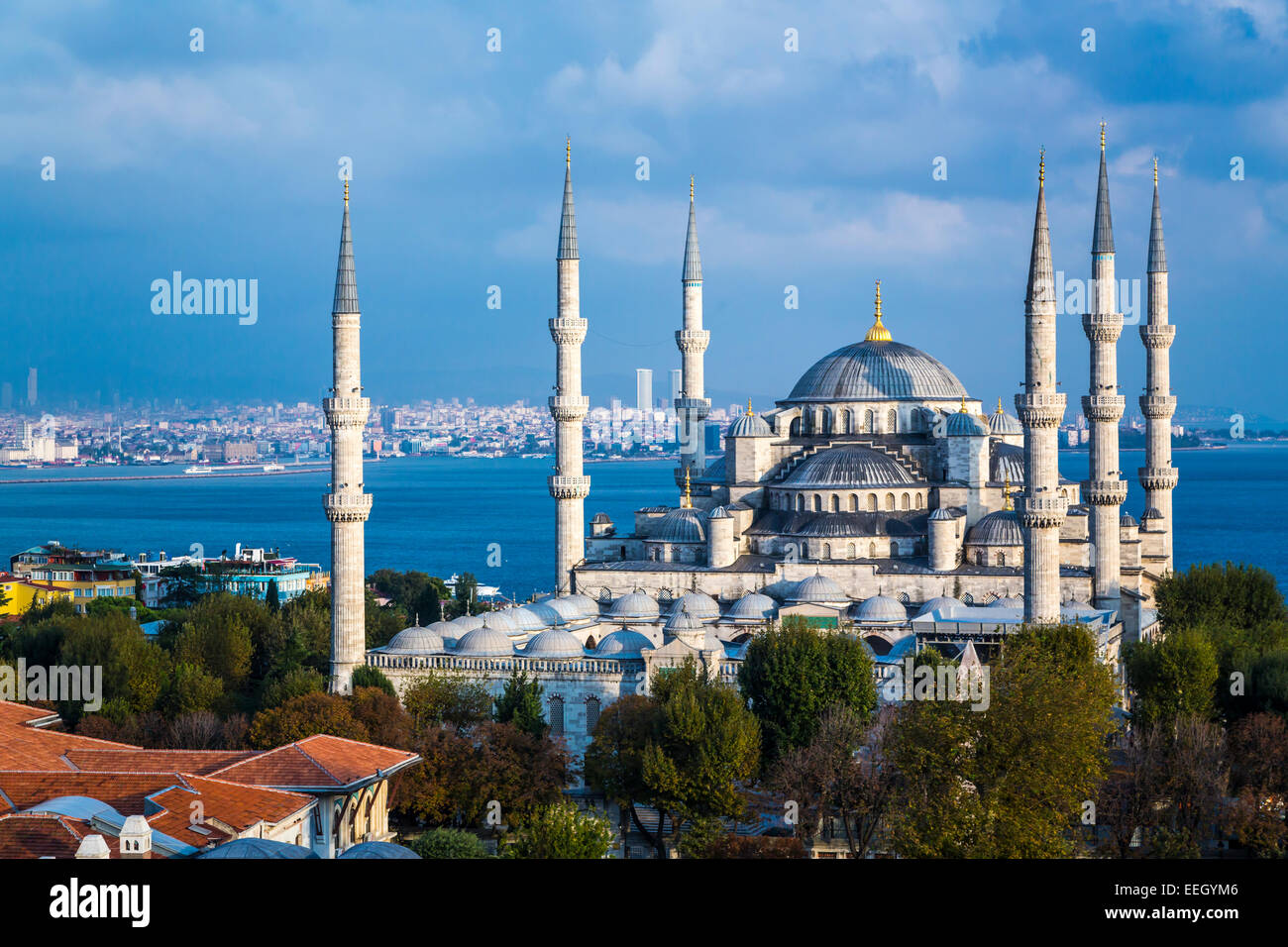 The Blue Mosque in Sultanahmet, Istanbul, Turkey Stock Photo - Alamy