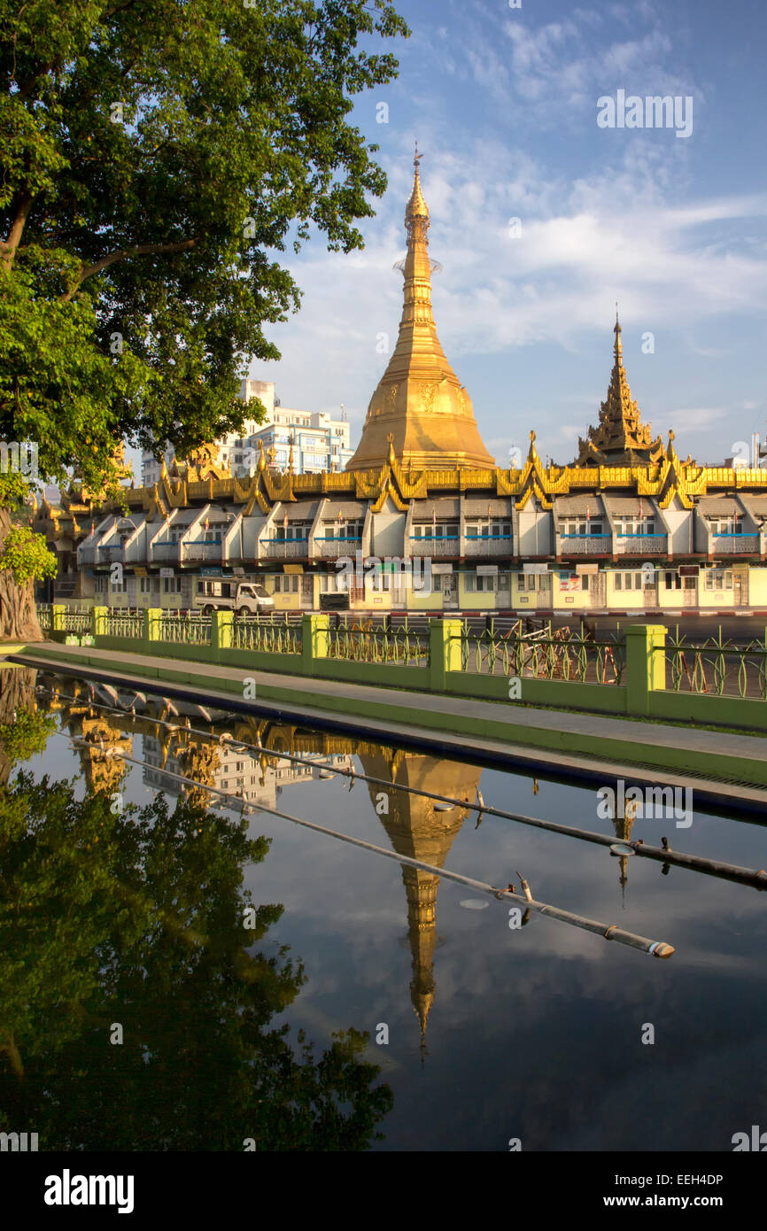 Sule Pagoda with reflection, Yangon, Myanmar Stock Photo