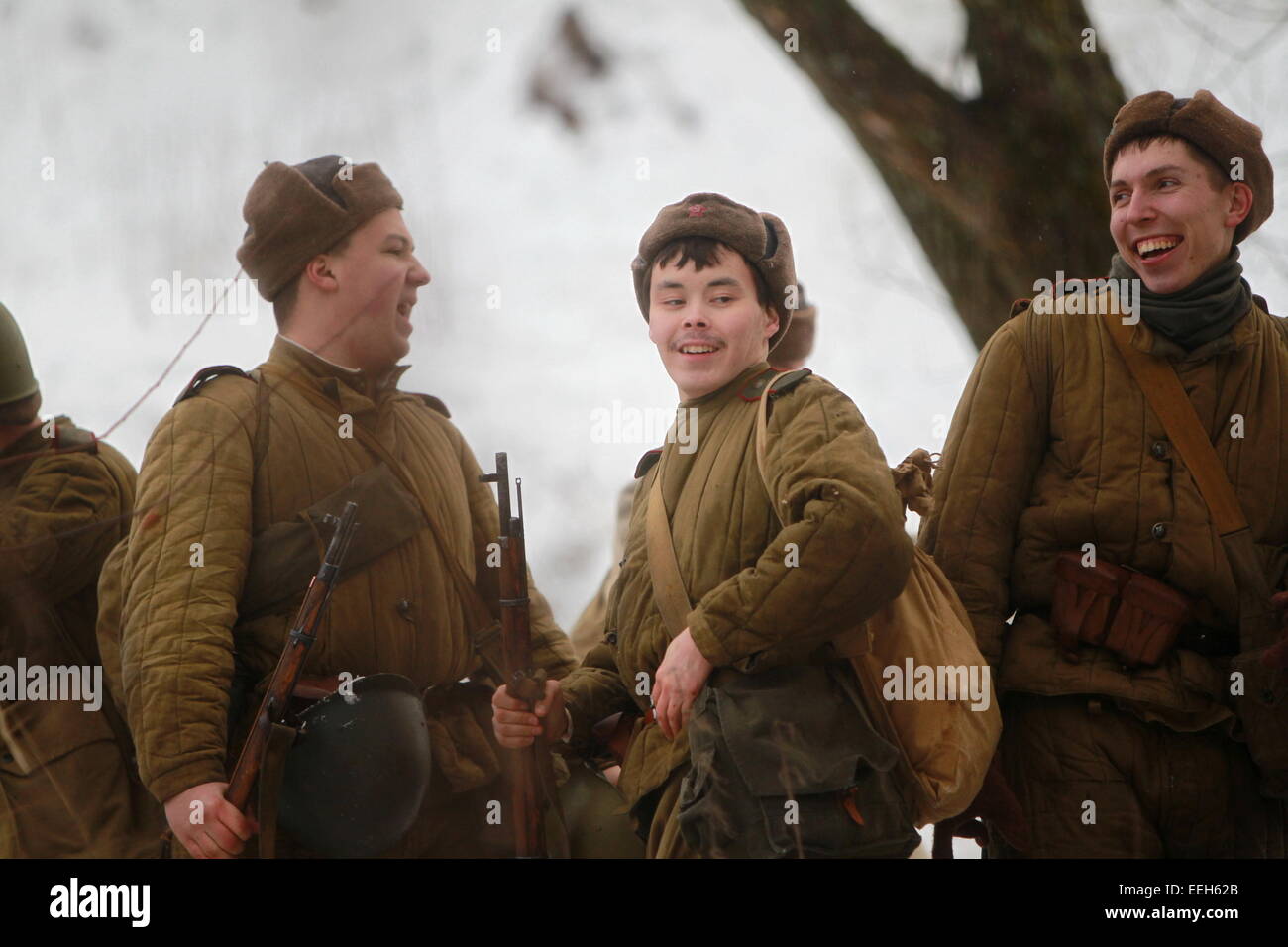 St. Petersburg. 18th Jan, 2015. Reenactors dressed as World War II (WWII) Soviet Red Army troops take part in a battle reconstruction marking the 72nd anniversary of the breakthrough of Leningrad (St. Petersburg) from the Nazi blockade in WWII on Jan. 18, 2015, in St. Petersburg, Russia. Credit:  Lu Jinbo/Xinhua/Alamy Live News Stock Photo