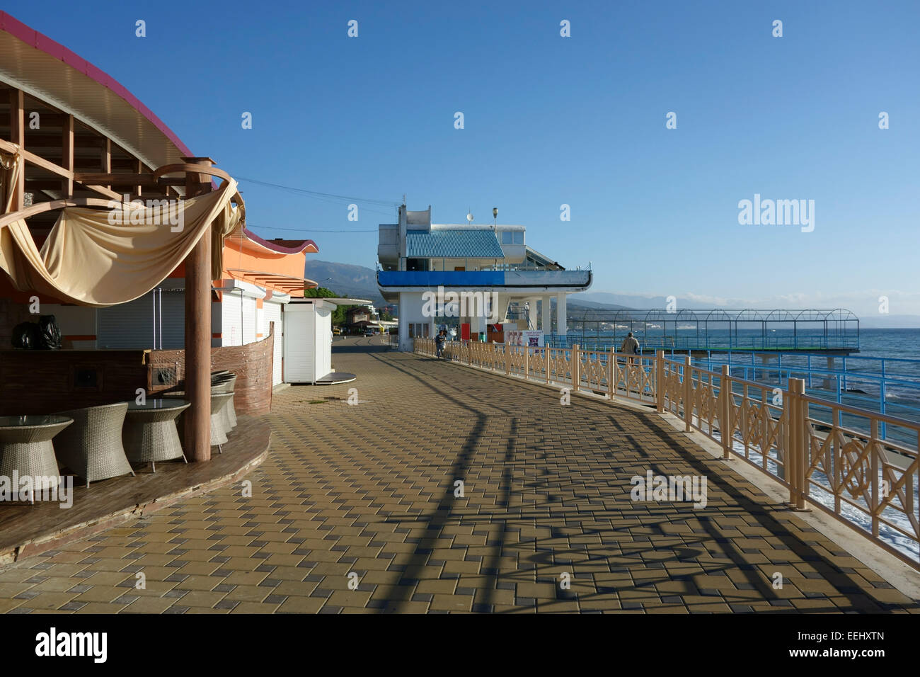 Seaside restaurant hi-res stock photography and images - Alamy