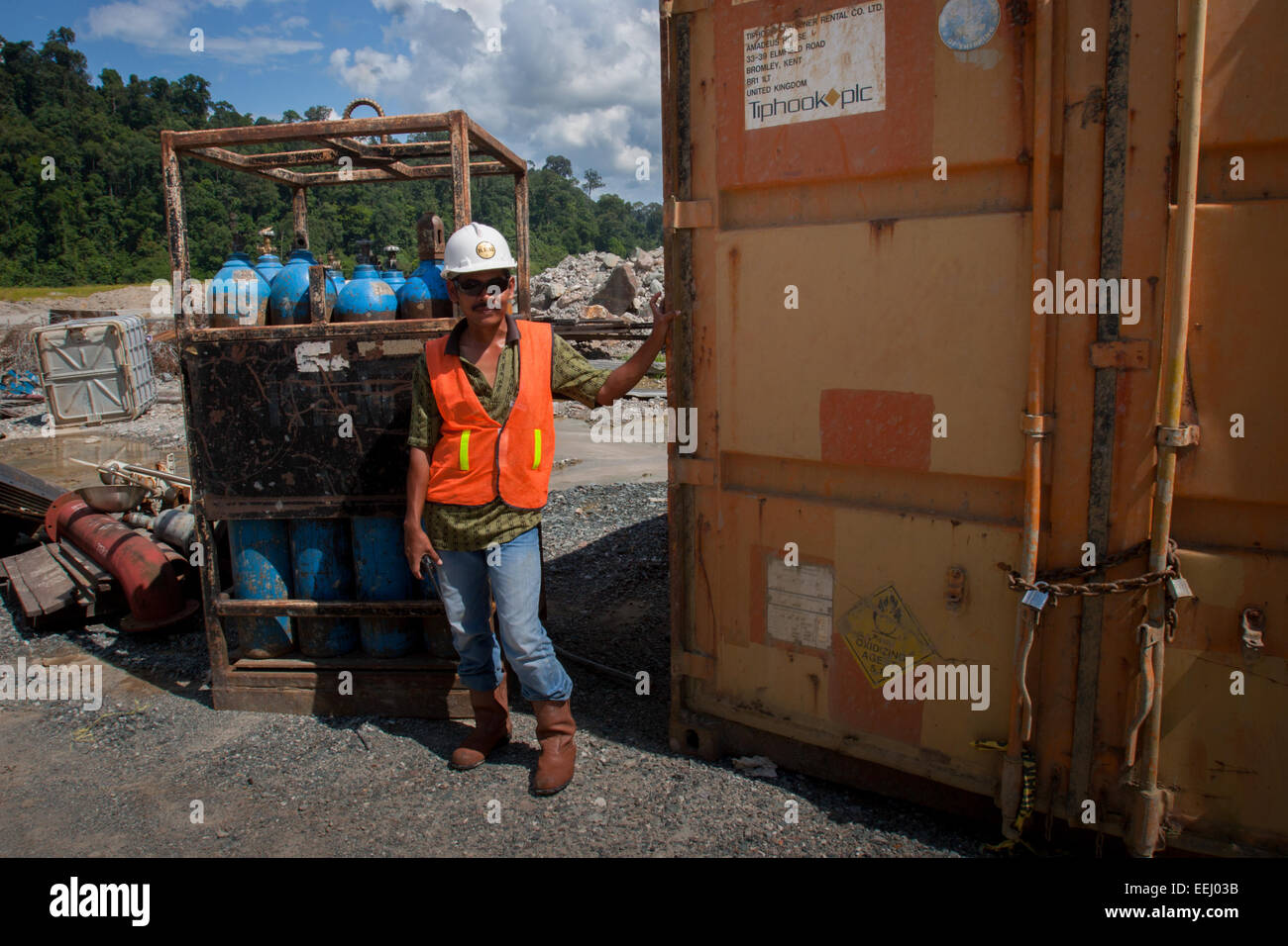 Mining worker helmet hi-res stock photography and images - Alamy