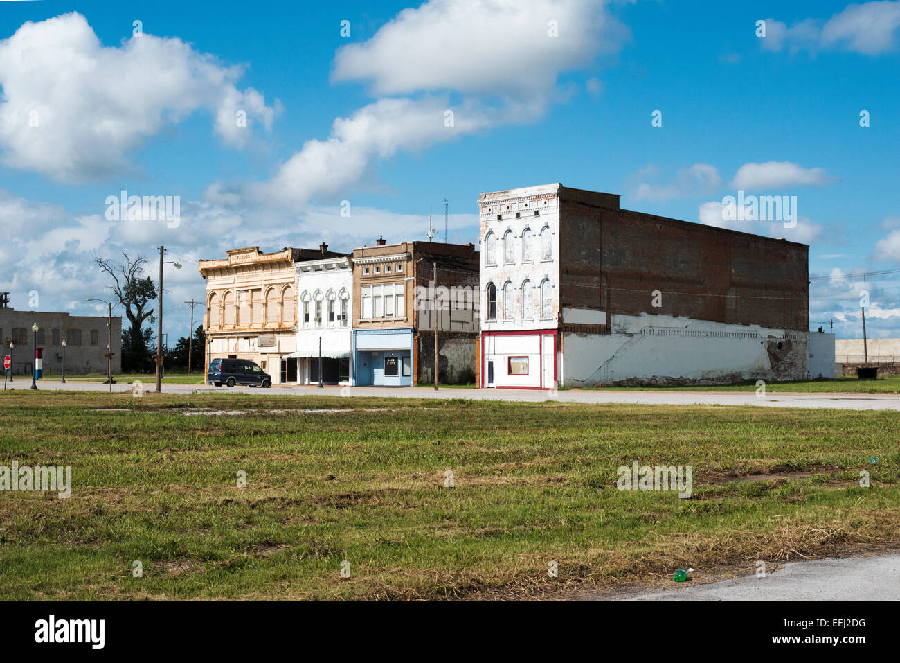 Caruthersville ,Iconic buildings untouched by tornadoes Stock Photo Alamy