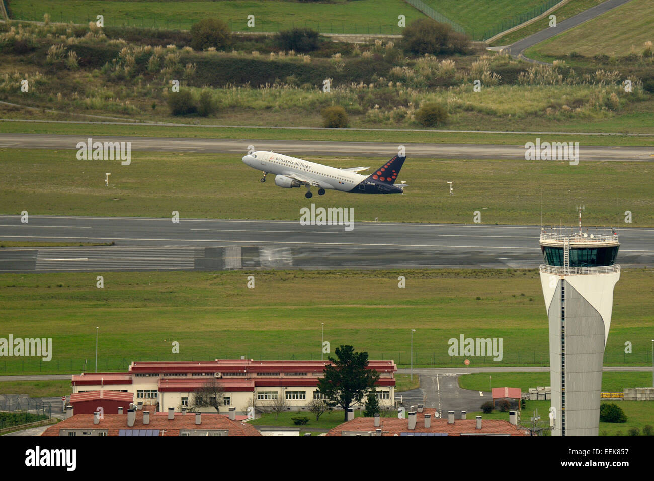 Take Off from Loiu Airport, Bilbao, Biscay, Basque Country, Euskadi, Spain Stock Photo